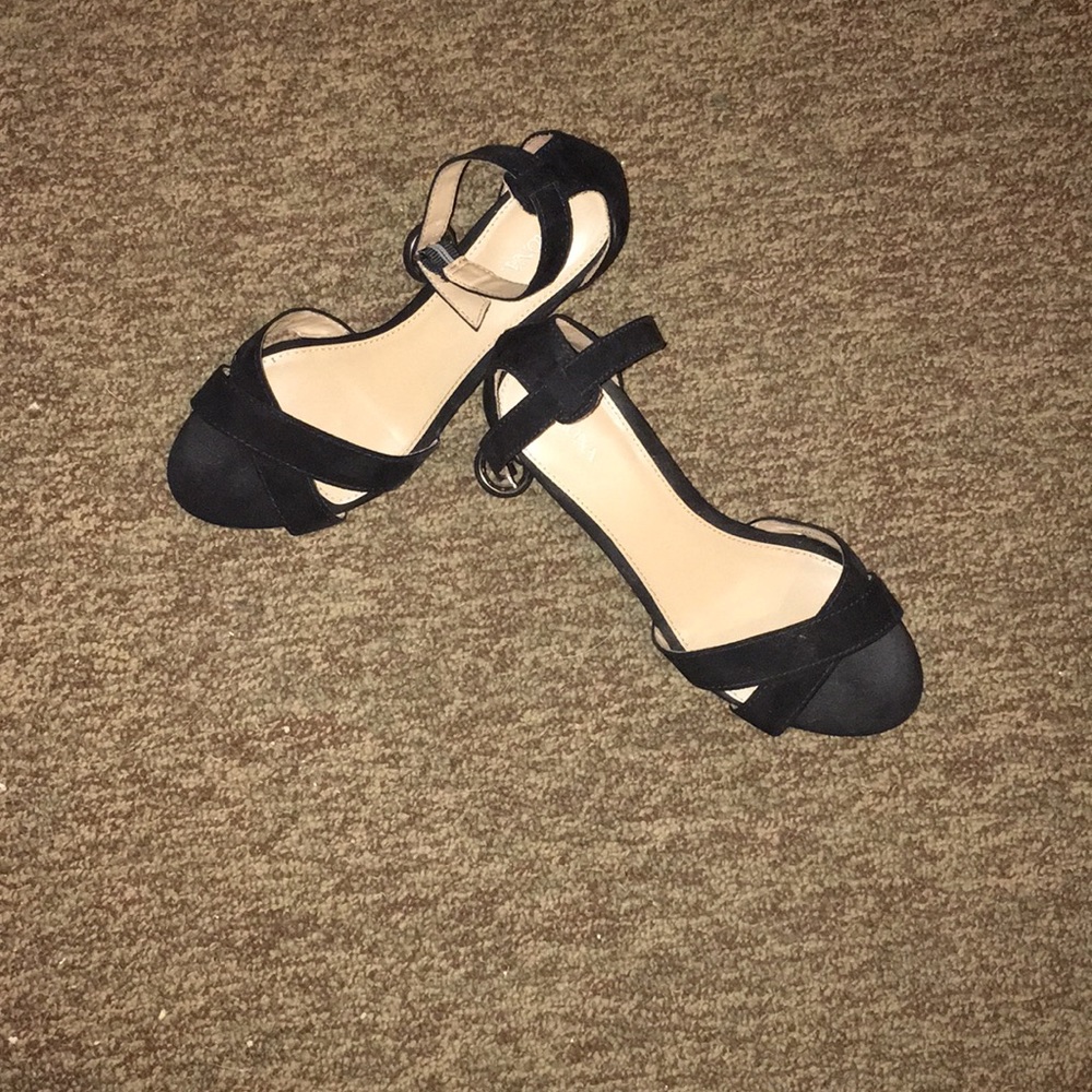 black pumps